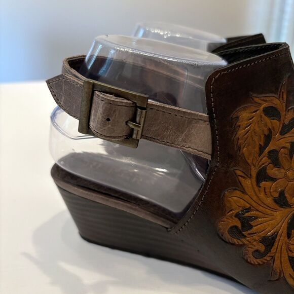 Roper Women's‎ Western Mika Brown Stamped Floral Brown Leather Sandals US Size 9 - Picture 7 of 12